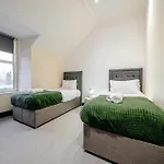 Διαμέρισμα Percys Place Sleep 11, 15 Minute To Centre Free Parking