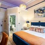 The Gifford Edinburgh