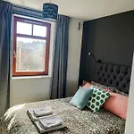 Double With Shared Bathroom Near The Shore And Tram Penzion