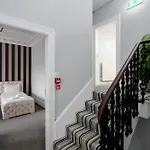 Semesterbostad Charming Spacious - Pass The Keys
