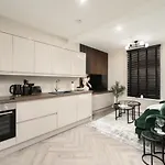 - Sleeps 2 - Princes St Close شقة إدنبرة