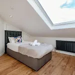 Duplex Penthouse - 11 Guests 7 Beds 15' Centre