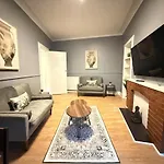Appartement 2 Bedroom Flat Near Centre *