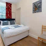 Gardners Crescent Апартаменты *