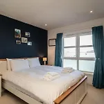 Appartamento Bright Floor Haven Modern 2br In - Pass The Keys Edimburgo