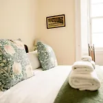 Daire 1 Bedroom In Historic Georgian Townhouse