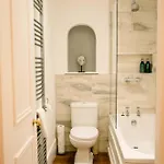 1 Bedroom In Historic Georgian Townhouse * Edinburgh