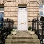 1 Bedroom In Historic Georgian Townhouse * Edinburgh