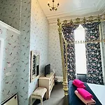 Eliza House Ξενοδοχείο 3*