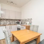 Cosy Flat In Historic Old Town - Pass The Keys Edimburgo