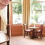 فندق Grosvenor Gardens 4*
