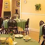 فندق Grosvenor Gardens 4*