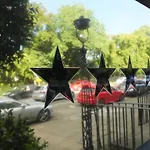Queens Vendégház 4*