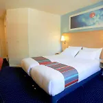 Отель Travelodge Dreghorn