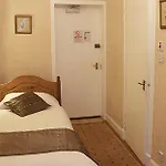 Grosvenor Gardens فندق 4*