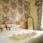 Ξενοδοχείο Eliza House 3*