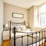 Apartamento Joivy Amazing Location - Charming By The Castle!