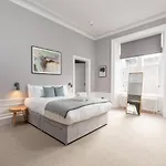 Joivy Spacious Close To Princes Street Apartmán *