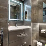 Joivy Converted Flat In Historic Building In New Town