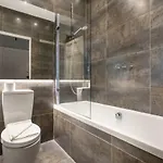 Joivy Converted Flat In Historic Building In New Town *