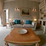 Apartman Escape To @ Albyn Place