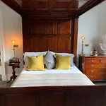 בית הארחה 23 Mayfield 5*
