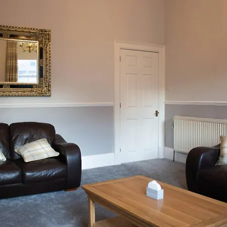 Stylish 3 Bedroom Flat In Historic West End Location Apartment