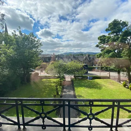 No6 West Coates 3* Edinburgh