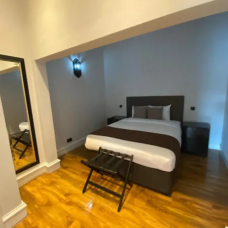 No6 West Coates Otel