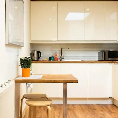Luxury Morningside With Patio Hébergement de vacances *