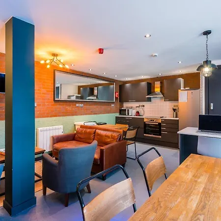Code Pod - The Loft - Hostel