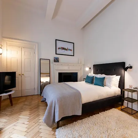 Linton Collection - 28 North Bridge *