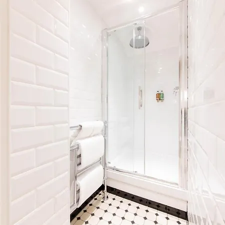 Linton Collection - 28 North Bridge