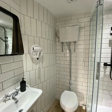 Queen Street Boutique Aparthotel 5*