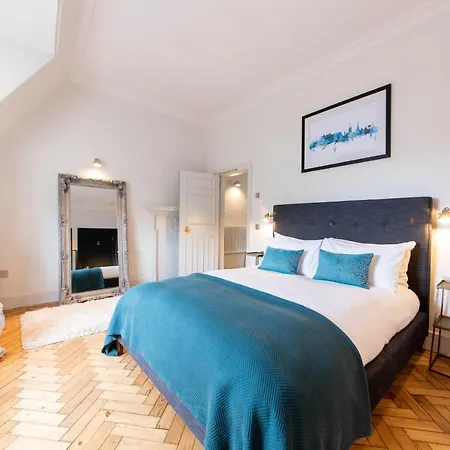 Linton Collection - 28 North Bridge *