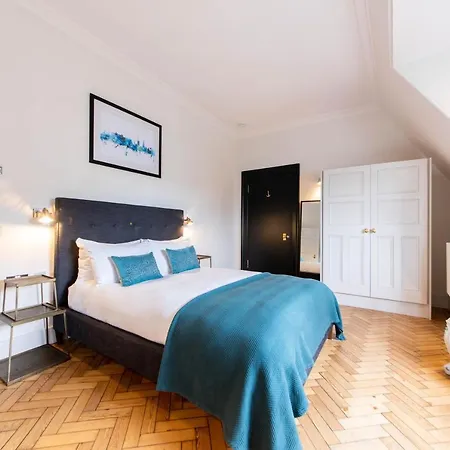 Linton Collection - 28 North Bridge