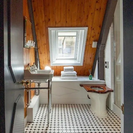 Linton Collection - 28 North Bridge * Εδιμβούργο