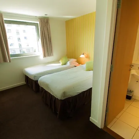 Apartment 2 Bedroom 4 Persons With Free Parking