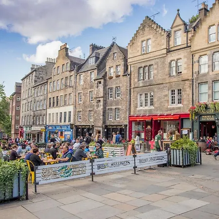 Апартаменты West Bow Just Off Royal Mile *