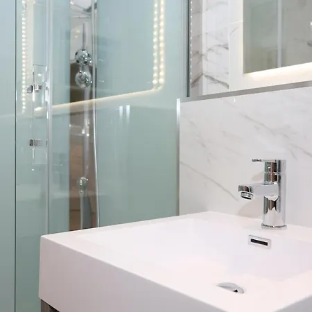 Joivy Modern And Airy Flat On The Historic Royal Mile إدنبرة