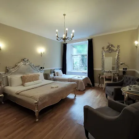 Konukevi The Haymarket Lairg 3*