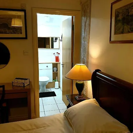 Central En-suite *