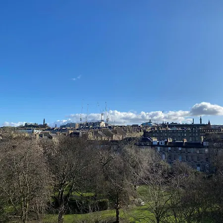 Διαμέρισμα New Town With Castle View *