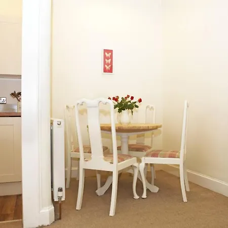 Cosy Haven With Free Wifi And Ps3 - Half A Mile From Holyrood Palace And Arthur Seat! شقة *