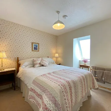 St Margaret's Cottage, * Edinburgh