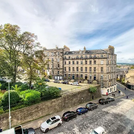 아파트 Joivy Bright & Spacious In Stockbridge