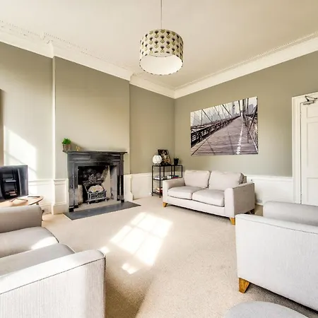 아파트 Joivy Bright & Spacious In Stockbridge *