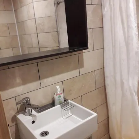 לינה וארוחת בוקר Edinb&b *