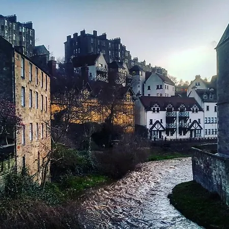 Nocleg ze śniadaniem Edinburgh's Dean Village River View Retreat *