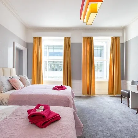 Apartment Stunning 2-bed In Edinburgh